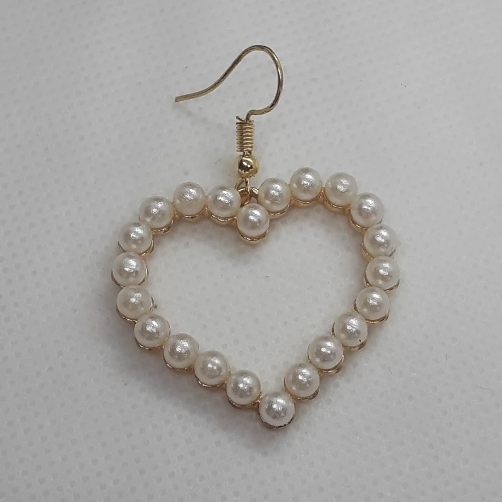 NWOT Pearl Heart Pendant Earrings